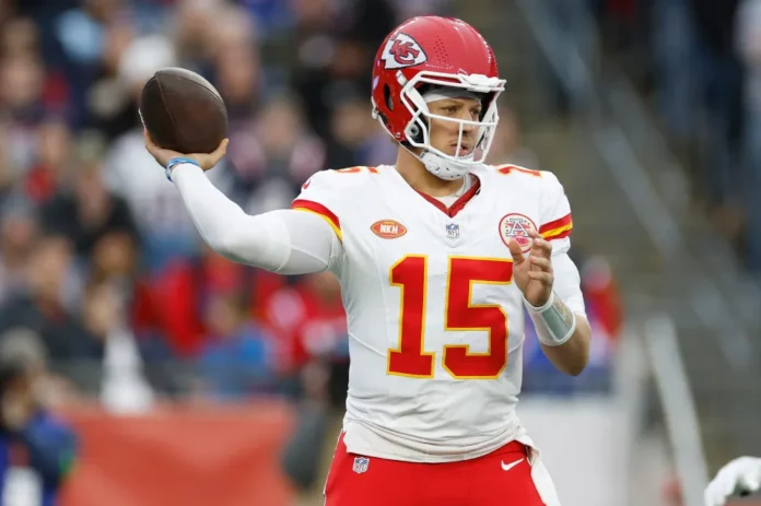 Patrick Mahomes’ frustrated reaction being spotted after throwing interception in Chiefs-Patriots clash