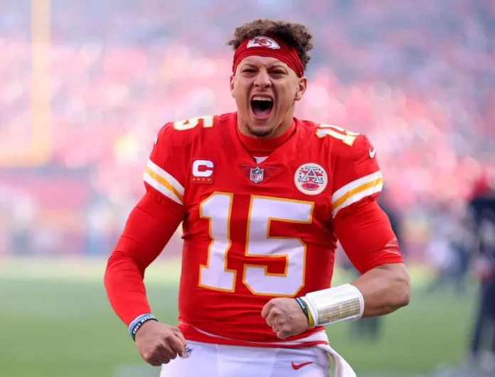 Chiefs quarterback Patrick Mahomes rarely shows much anger on the sideline. But the CBS broadcast showed that Mahomes was as irate as he’s ever been during a game toward the end of Sunday’s 20-17 loss to the Bills.