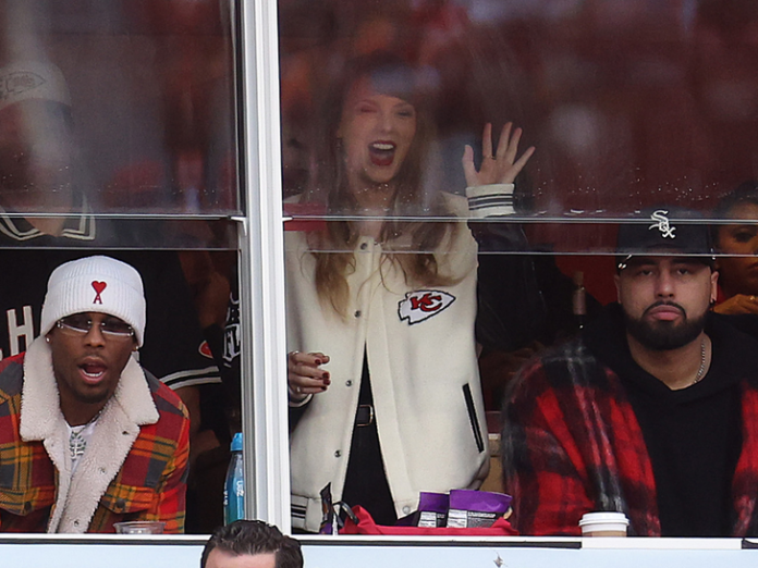 Nothing but LOve Tay and Trav wont stop showing up for each other....Having attended nine NFL games, Taylor Swift wears boyfriend Travis Kelce's letterman jacket to Chiefs vs. Bengals
