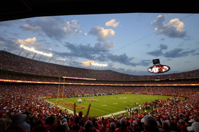 Chiefs, Royals announce they'll stay in Jackson County if voters approve extension of sales tax