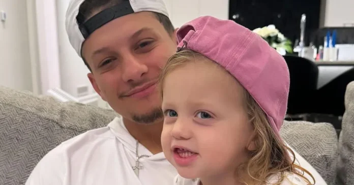 patrick mahomes and daughter sterling twinned in backward hats: ‘Had to Look Like Dada’