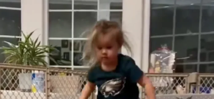 Watch adorable clip of Jason kelce daughter acting just like her as she sports on Eagles gear….her Passion for football is Intense and cr**y, Jason might have found a perfect Successor if he retires
