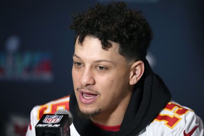 Breaking News: NFL Analyst Daniel Jeremiah has made a striking comparison that's turning head in the football and Patrick Mahomes backed him up with two desicion.