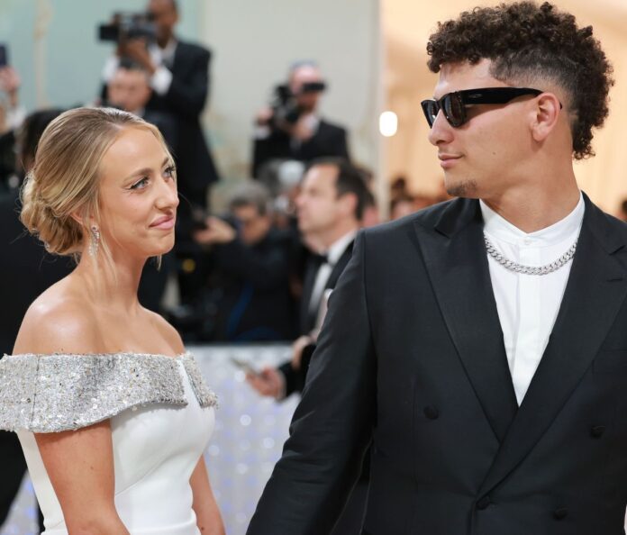Breaking news: Patrick Mahomes, renowned quarterback for the Kansas City Chiefs, and his wife Brittany, found themselves unexpectedly thrust into the spotlight during their tranquil vacation in Cabo, Mexico. As they cruised along the pristine coastline of Cabo, Patrick and Brittany looked to be at ease, basking in the warmth of the sun and the company of friends. In the end, the booing incident served not as a setback, but as a reaffirmation of the Mahomeses' spirit and unwavering commitment to living life to the fullest.